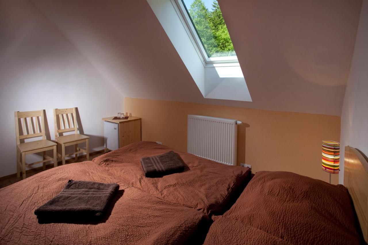 Pod Bresteckou Skalou Břestek Buitenkant foto