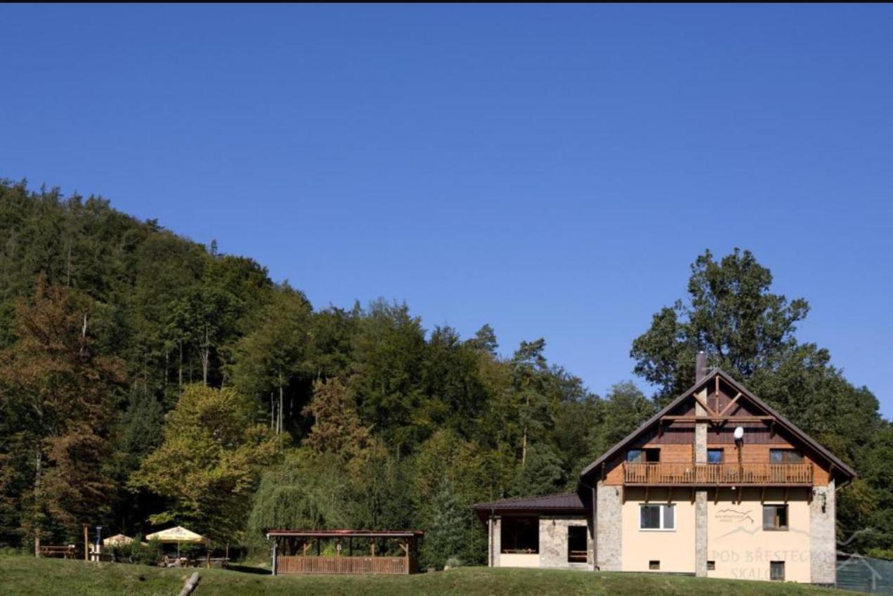 Pod Bresteckou Skalou Břestek Buitenkant foto