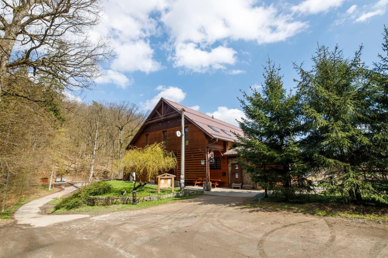 Pod Bresteckou Skalou Břestek Buitenkant foto