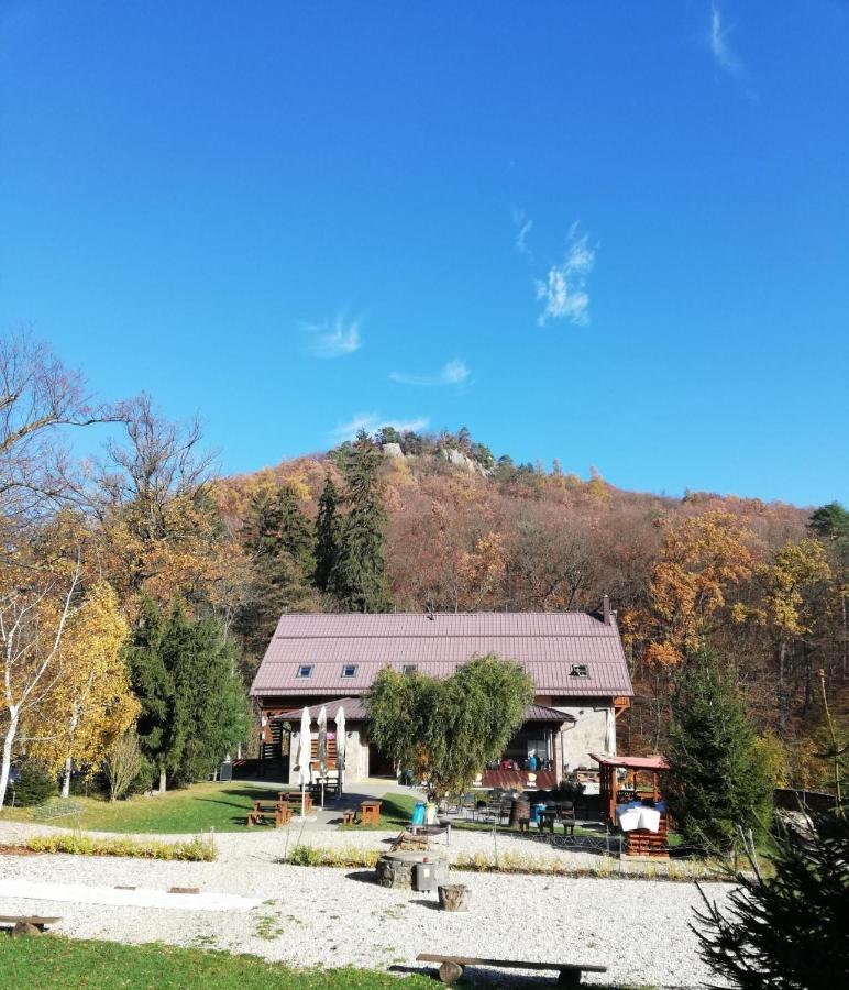 Pod Bresteckou Skalou Břestek Buitenkant foto